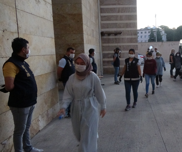 Türkiye genelinde FETÖ operasyonu! Antalya'da ormana gömülen 31 çuval bulundu - Resim: 0