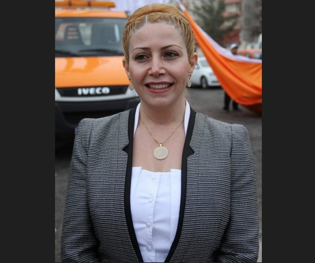 PKK'nın iki yüzlü kasası! Hem PKK'ya hem de evlat nöbeti ailelerine destek oldu - Resim: 1