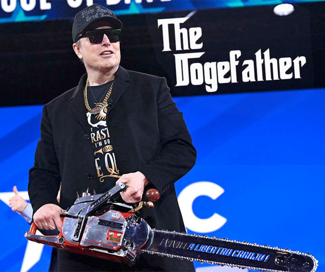 Elon Musk, 'altın testere' ile sahnede şov yaptı - Resim: 0