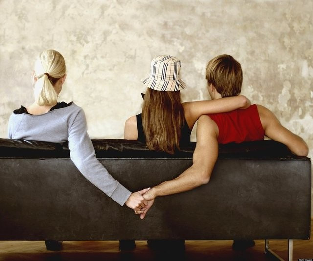 Hangisi eşinin aldatmış olabilir? Kimse bulamıyor - Resim: 2