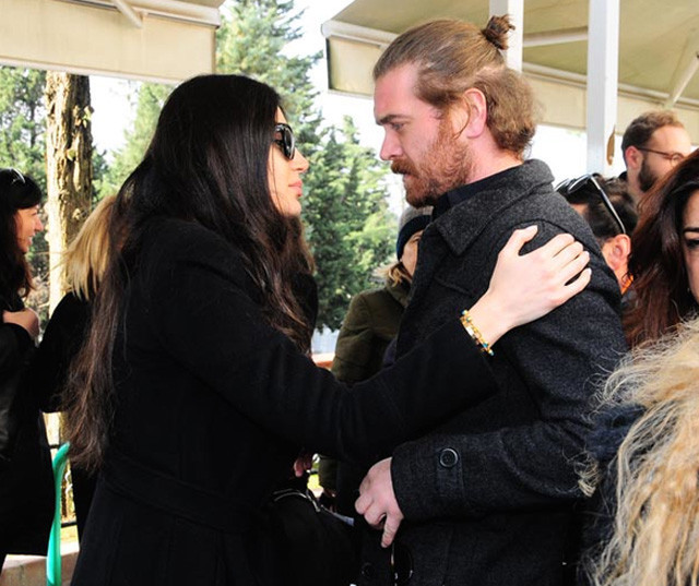 İdil Fırat'ın acı günü eski sevgiliye sarılarak hüngür hüngür ağladı - Resim: 2