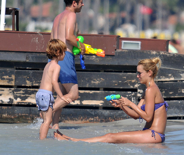 Gamze Özçelik,oğlu ve sevgilisiyle Çeşme'de! - Resim: 3