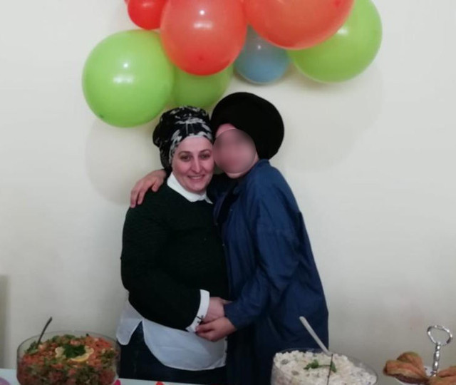 İstanbul Sultanbeyli'de bir kişi 15 yıllık karısını bıçaklayarak öldürdü - Resim: 0