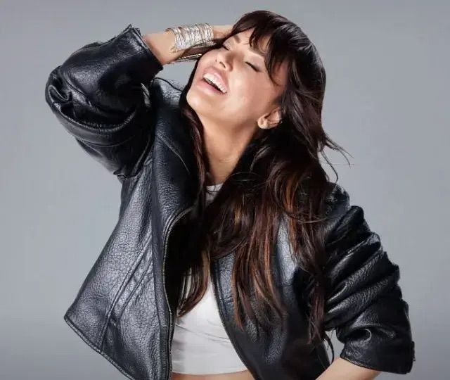 Ebru Gündeş'ten boşanma sonrası imaj değişikliği! Beğeni topladı... - Resim: 2