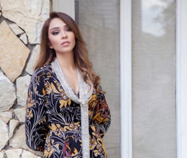 Ezel dizisinde ses getirmişti! Bakın o yakışıklı kiminle evlenmiş! - Resim: 4