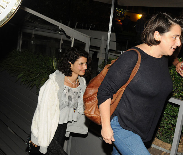 Beren Saat'ten hayranlarını üzecek açıklama "Teklif var ama..." - Resim: 1