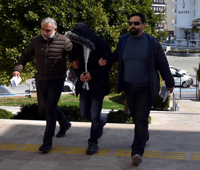 Bayrampaşa'da dergahtan çıkan gençleri bıçaklayan zanlı yakalandı - Resim: 0