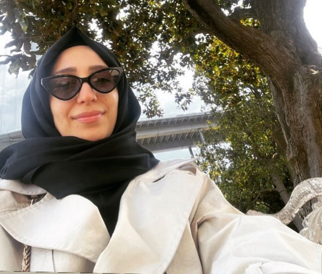 Diyanet İşleri Başkanı Ali Erbaş'ın kızı Feyza Erbaş dert yandı! Euro 30 TL oldu, yurtdışını gezemiyoruz - Resim: 0