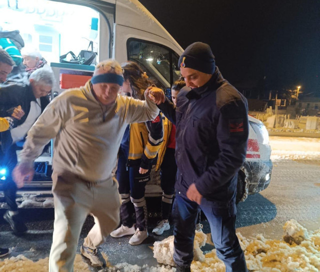 Yoğun kar yağışı! Konya'da yollar trafiğe kapandı, valilik duyurdu - Resim: 0
