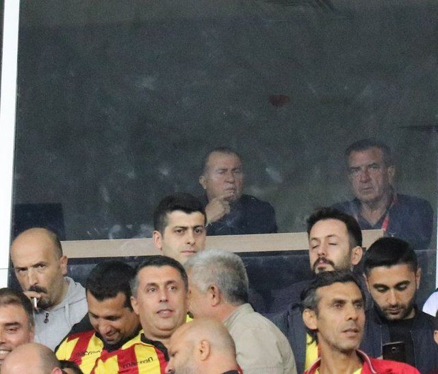 Galatasaraylı taraftarlardan Levent Şahin tepkisi - Resim: 1