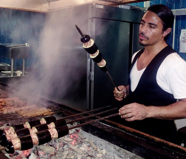 Bu ne Nusret? 'Sen güzel kesiyormuşsun beni de keser misin?' - Resim: 3