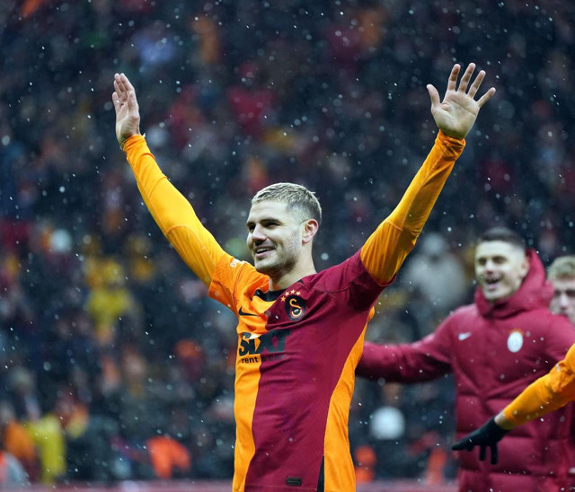 Lider seriye bağladı! Galatasaray derbide Trabzonspor'u 2 golle devirdi - Resim: 5