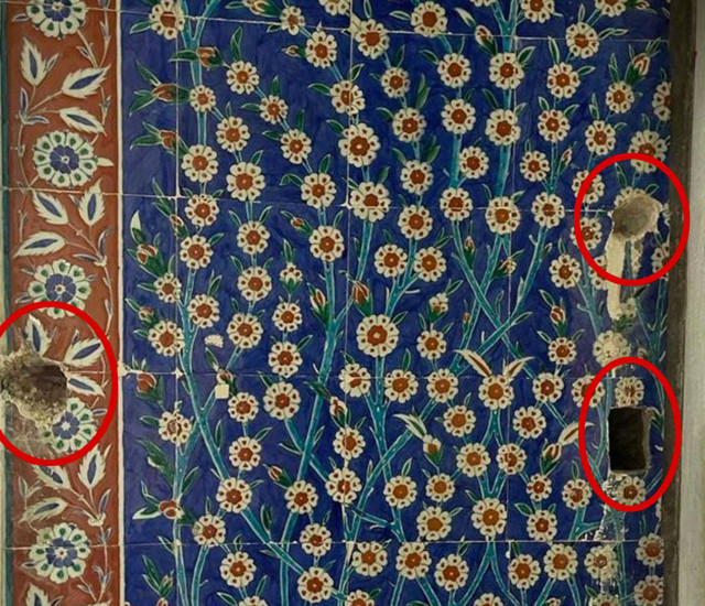 Topkapı Sarayı'nda skandal iddia! 'Sarayın 500 yıllık çinilerini matkapla deldiler' mi? - Resim: 0