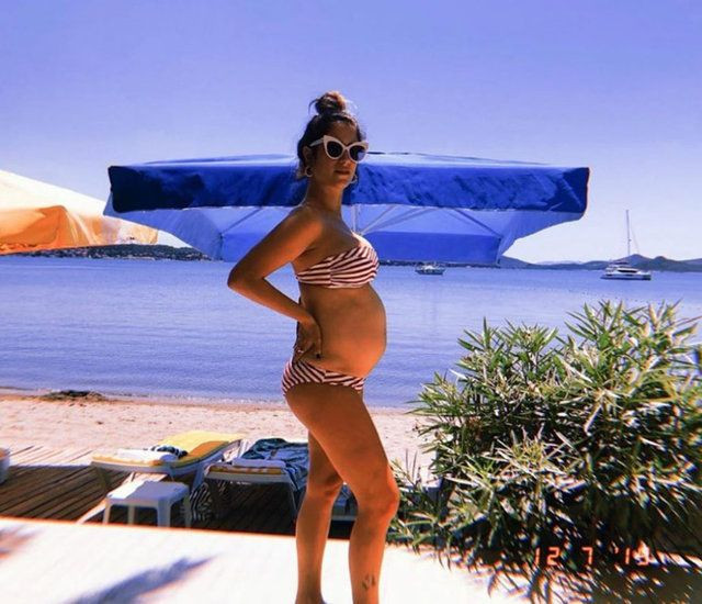 Hazal Kaya Ali Atay oğulları Fikret Ali'yi kucaklarına aldı İşte bebeklerinin ilk fotoğrafı - Resim: 2