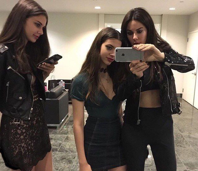 Defne Samyeli dekolteli pozuyla olay oldu! Yine herkesi mest etti - Resim: 3