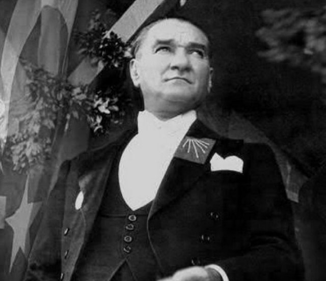 Ünlülerin 10 Kasım mesajları - Resim: 4