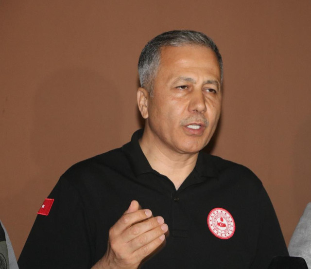 Bakan Yerlikaya duyurdu: Hatay'daki orman yangınıyla ilgili 2 kişi gözaltına alındı - Resim: 0