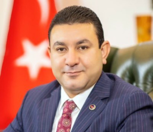 Harran Belediye Başkanı'ndan Bahçeli'ye anlamlı hediye: Üzerinde Fetih Suresi bulunuyor - Resim: 1