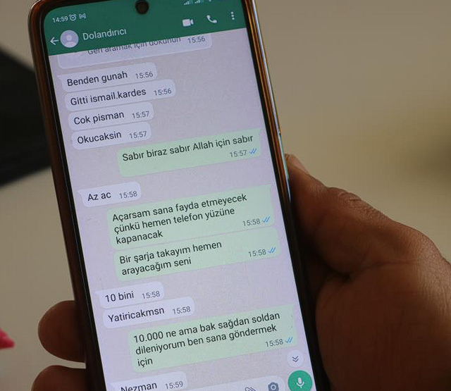 Muhtar adayına 'cinsel içerikli fotoğraf' şoku! 4 saniyelik görüşmesi 20 bin euroya patlıyordu - Resim: 1