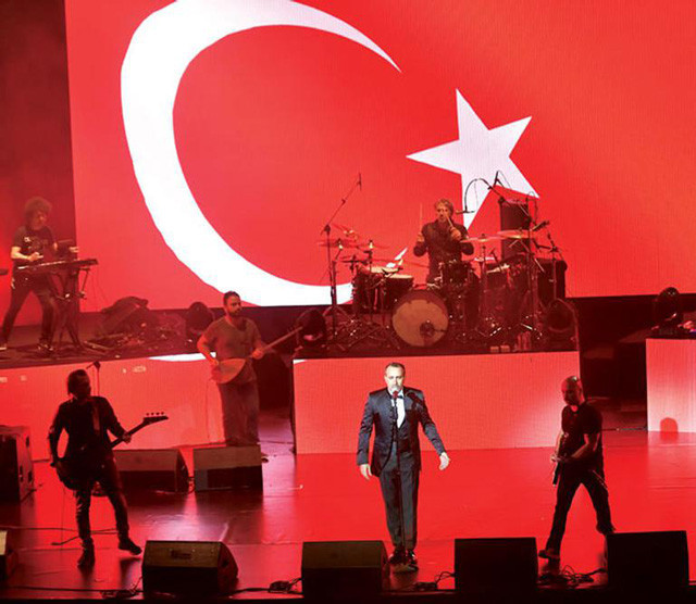 Haluk Levent'in dönüşü muhteşem oldu "Bu konser bitmiş bir adamın..." - Resim: 3