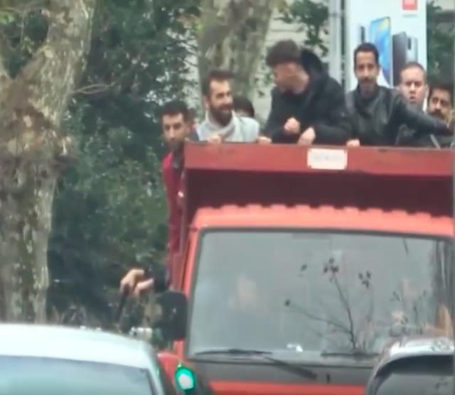 Show TV Çukur setinde skandal görüntüler! Bir kamyon dolusu figüranla... - Resim: 2