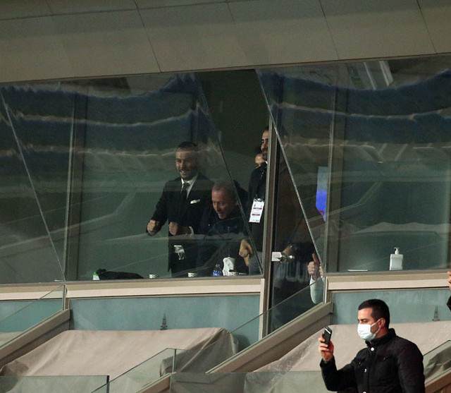 İstanbul'un kralı Sergen Yalçın! Önüne geleni tokatlıyor - Resim: 1