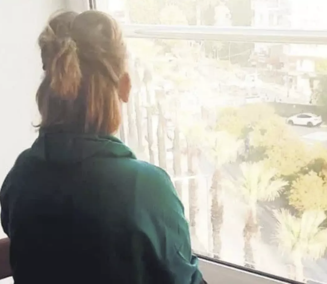 Ünlü iş adamı yasak aşkından olan çocuğunu reddetti! Daireler teklif etse de işe yaramadı - Resim: 0