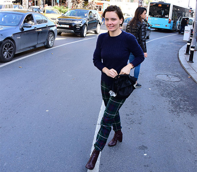 Nil Karaibrahimgil'in makyajsız hali olay! - Resim: 2