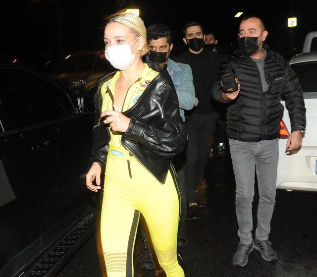 250 milyon TL'lik yalıda Cadılar Bayramı partisi! Polis baskın düzenledi! - Resim: 3