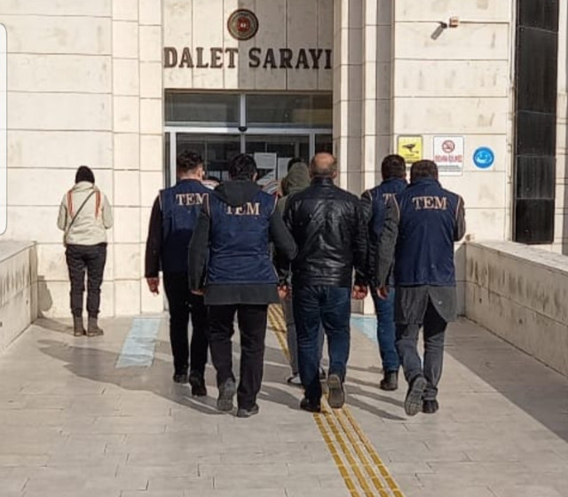 Balıkesir'de terör operasyonu 3 şüpheli gözaltına alındı - Resim: 1