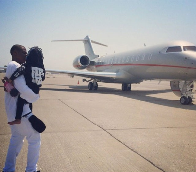 Ünlülerin parmak ısırtan özel uçakları - Resim: 4