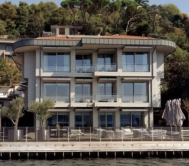 Boğaz'ın simgesi satılıyor: Feyyaz Tokar Yalısı'nın yeni sahibi bakın kimmiş - Resim: 0