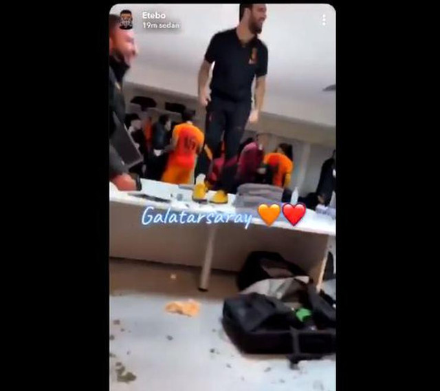 Arda Turan'dan Fenerbahçe maçı sonrası küfürlü tezahürat - Resim: 0