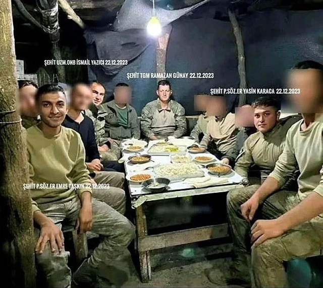 Yürek dağlayan fotoğraf! Aynı sofra oturan 4 asker şehit oldu - Resim: 0