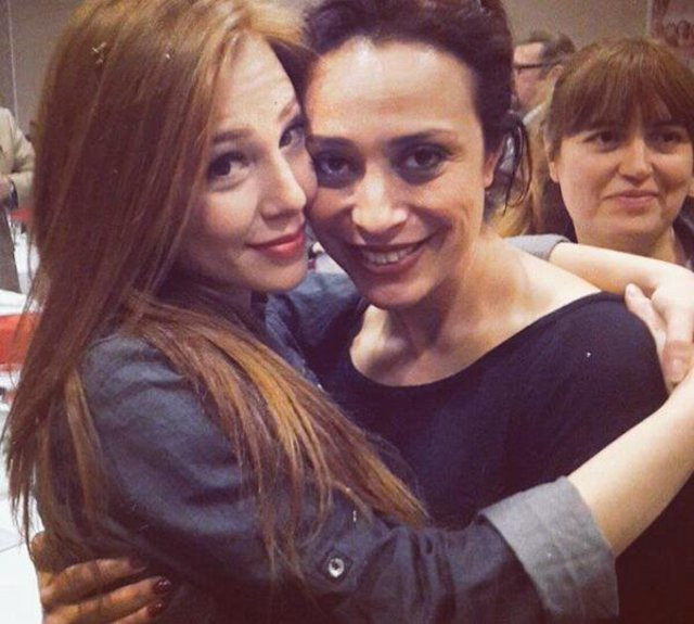 Yaşamayanlar dizisinin 'Mia'sı Elçin Sangu'yu delirtecek 'vampir' benzetmesi!  - Resim: 2