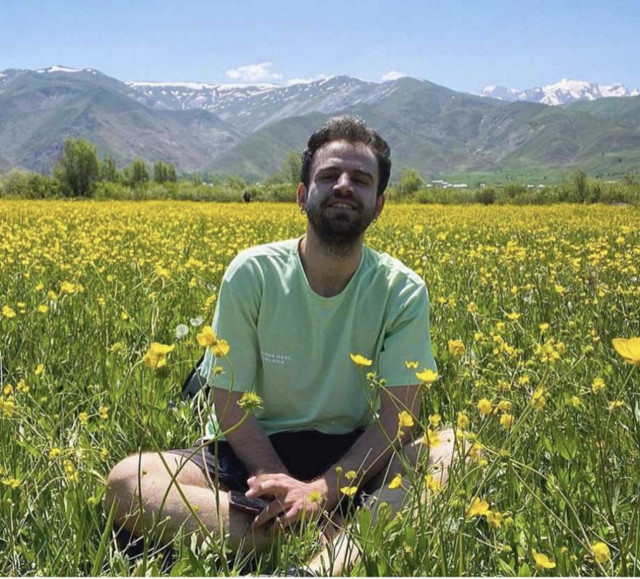 Hakkari'de müzik öğretmeninin ölümü sevenlerini yasa boğdu - Resim: 0