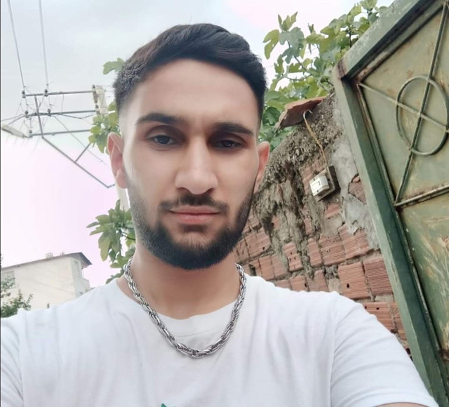 İzmir'de korkunç cinayet! Otomobilin içinden ağzı ve yüzü bezle kapatılmış erkek cesedi çıktı - Resim: 0