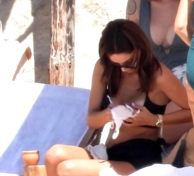 Hazal Filiz Küçükköse'nin bikini kazası! Plajda değiştirmeye kalkınca fena frikik verdi - Resim: 4