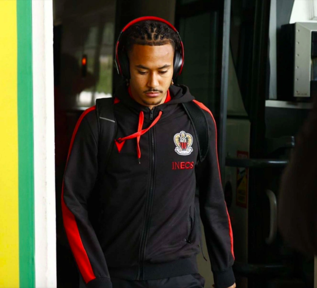 Dünyaca ünlü futbolcu otoyolda intihara kalkıştı! - Resim: 0