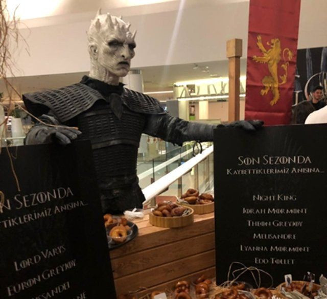 Game of Thrones'un ölen oyuncuları için İstanbul'da lokma dağıtıldı - Resim: 2