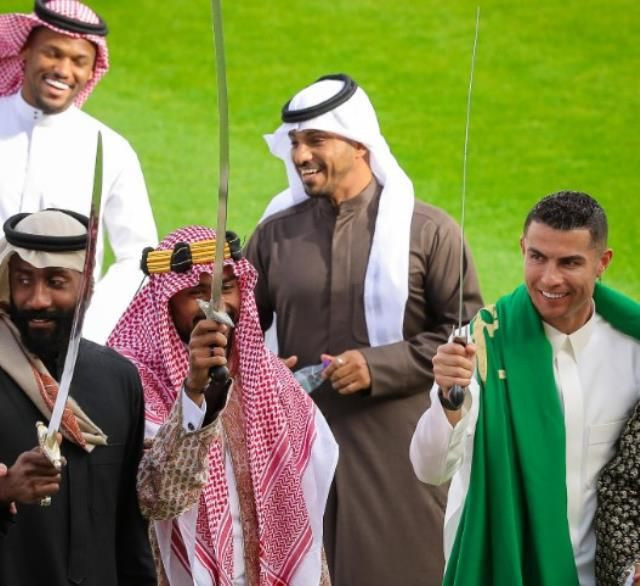 Ne hallere düştün Ronaldo! Girdiği şekli görenler gözlerine inanamadı - Resim: 4