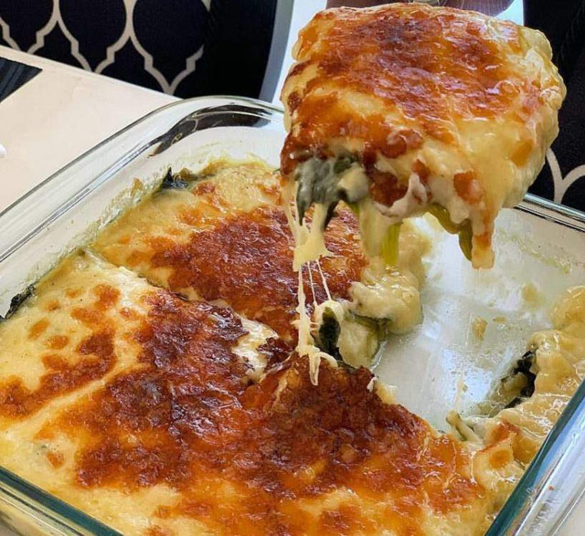 Tadıyla başka dünyalara götürüyor enfes ıspanak graten tarifi! - Resim: 0