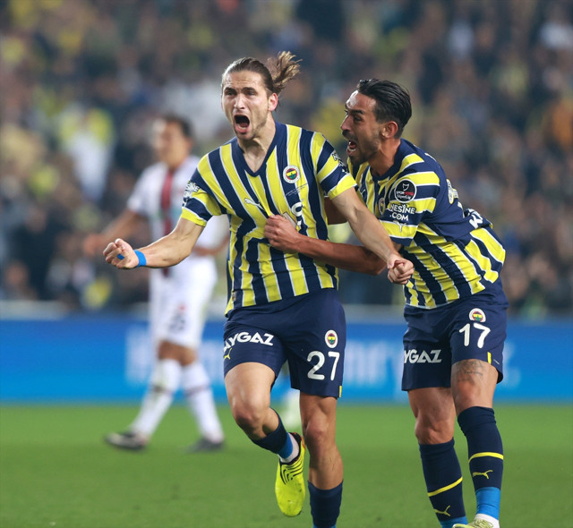 Kadıköy'de nefes kesen maç, muhteşem gece! Gol düellosunda kazanan Fenerbahçe! - Resim: 3