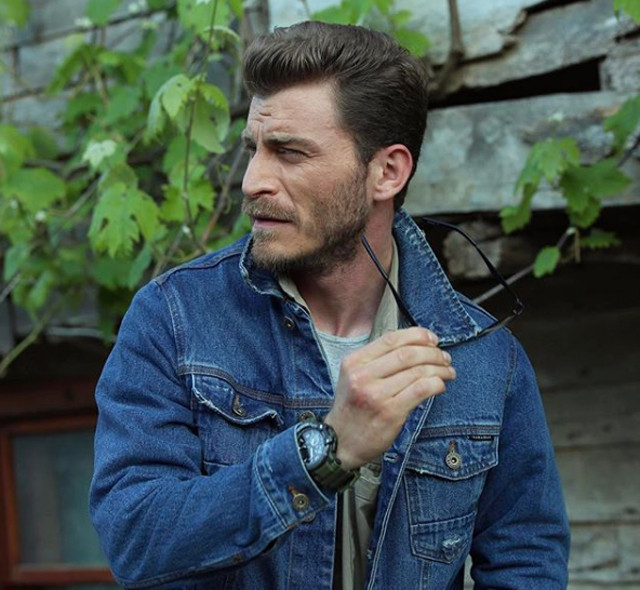 Söz'ün yıldızı öfkeden deliye döndü "Sil o resimleri" - Resim: 2