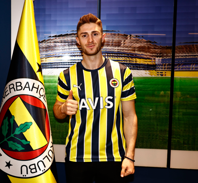 Fenerbahçe duyurdu! Sözleşmesi 2027'ye kadar uzatıldı - Resim: 0