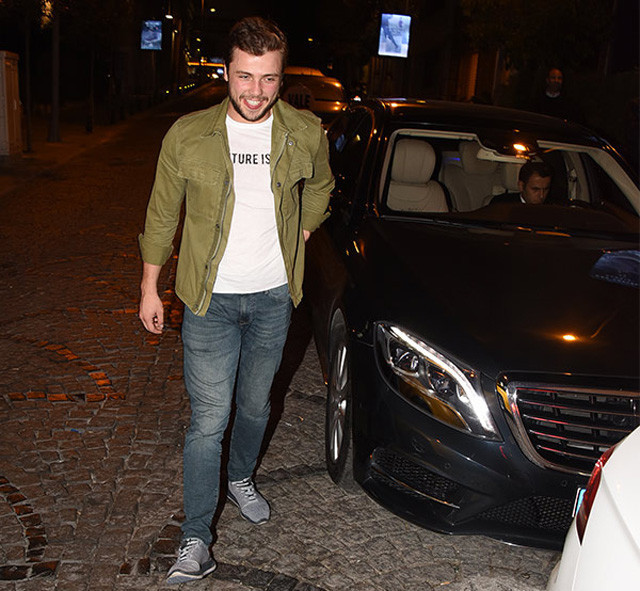 Ölümden dönmüştü Tolga Sarıtaş kaza sonrası ilk kez görüntülendi! - Resim: 1