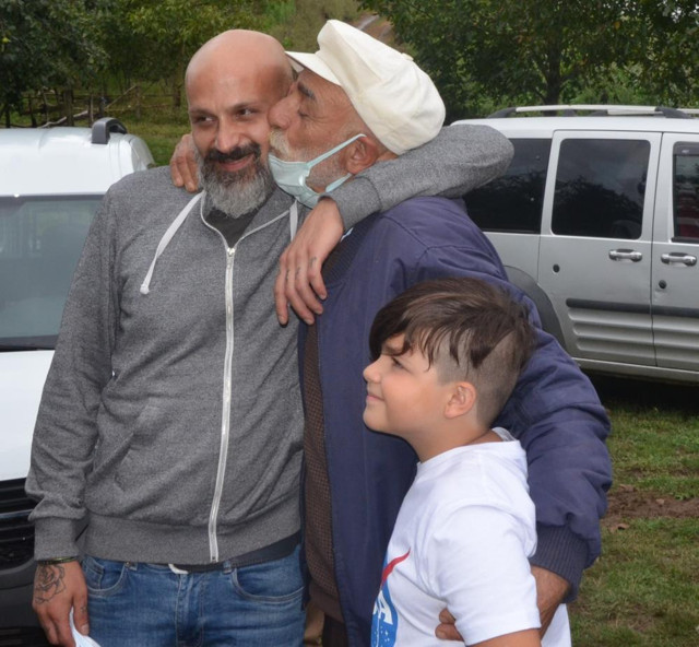 İtalya'da sınır dışı edildi! En son iki yaşındayken gördüğü çocuğuna 36 yıl sonra kavuştu - Resim: 0