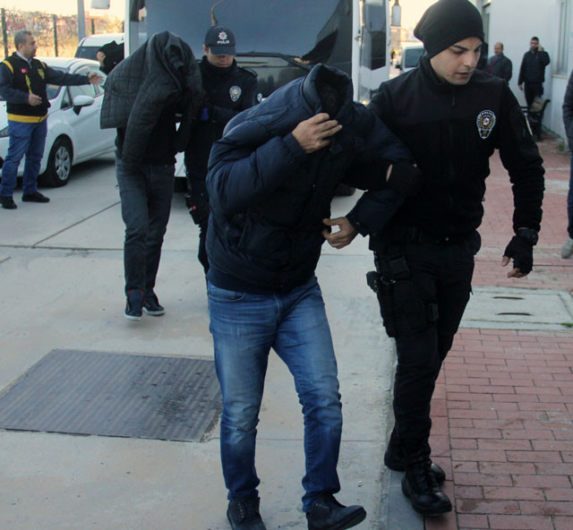 'Mutlu son' şifreli çete fuhuş sırasında yakalanmamak için bu yöntemi bulmuş! - Resim: 4