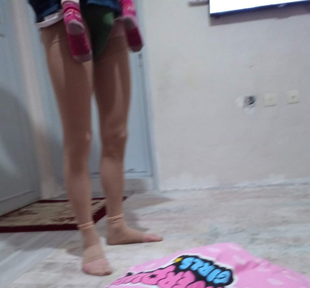 Skandal iddia! "Ben soyunmayınca kocam kadın kıyafetleri giydi" - Resim: 0