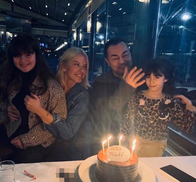 Chloe Loughnan Kaan Kalyon ile aşk iddialarına çektiği poz ile cevap verdi! - Resim: 4